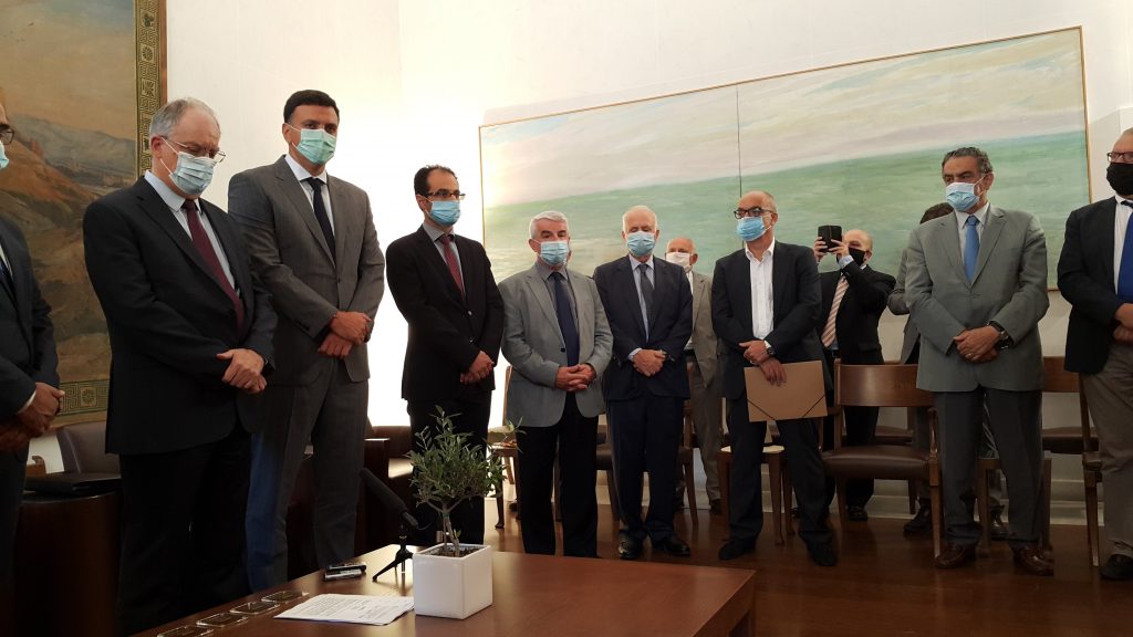 Υπεγράφη η Σύμβαση για τη δωρεά 50 κλινών ΜΕΘ από τη Βουλή στο νοσοκομείο «Σωτηρία» ύψους 8 εκ. ευρώ